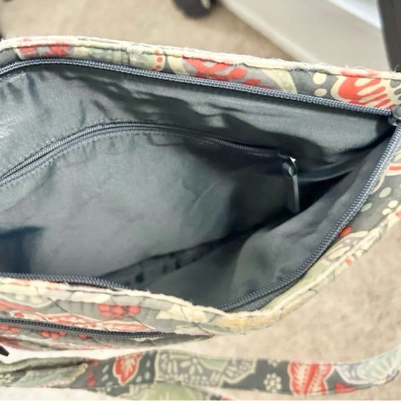 Vintage vera Bradley hipster crossbody purse retired Nomadic floral triple zips - Picture 4 of 6